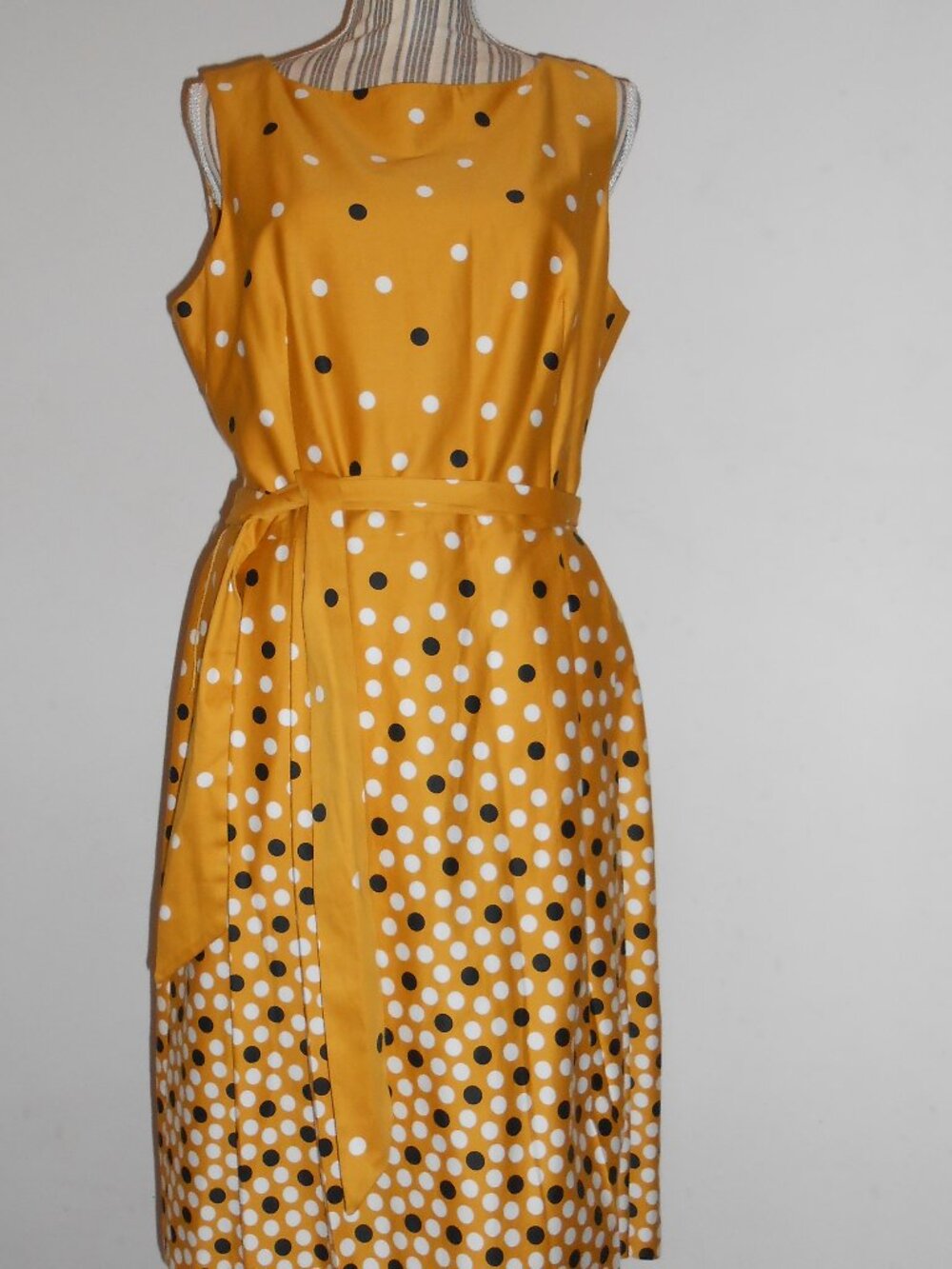 Anne Klein Fit & Flare Sleeveless Yellow Polka Dot Dress With Pleats Size 12